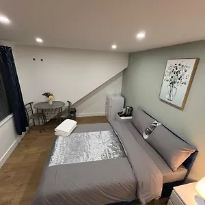 Homestay Modern 1, Feltham